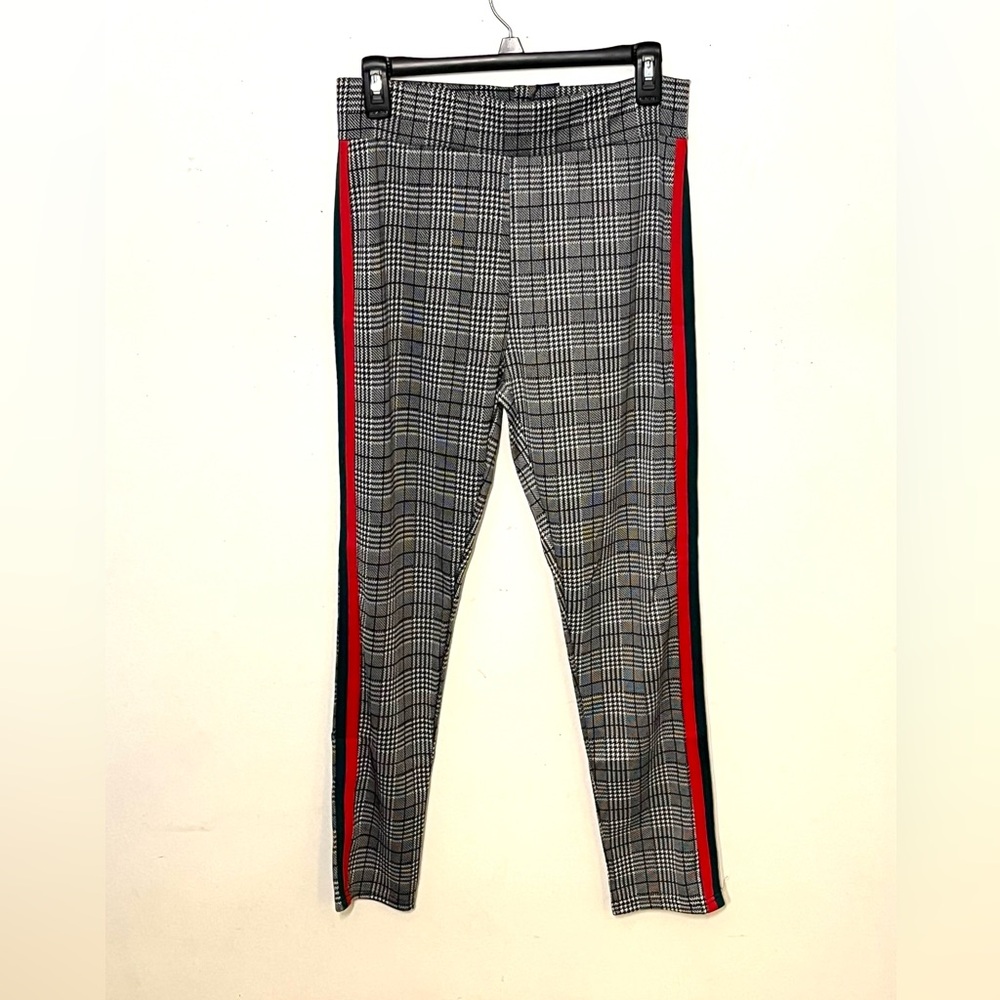 🆕Bottom Sharp black and white size L-XL Straight legged pants. NWT.